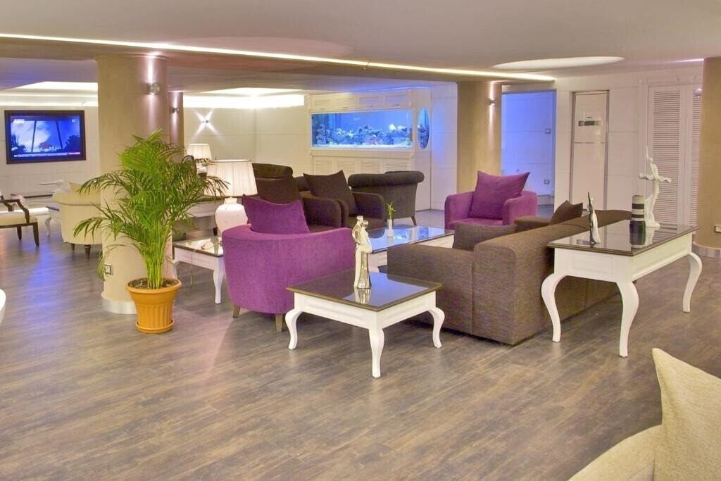 Территория Monaco Hotel 3*