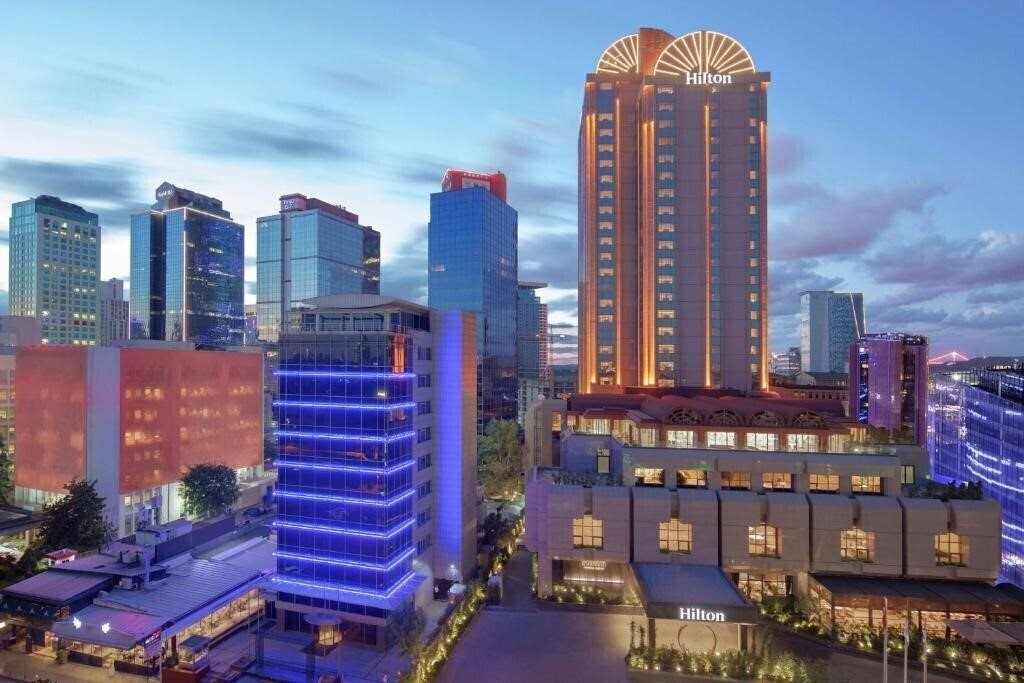 Отель Hilton Istanbul Maslak 5*