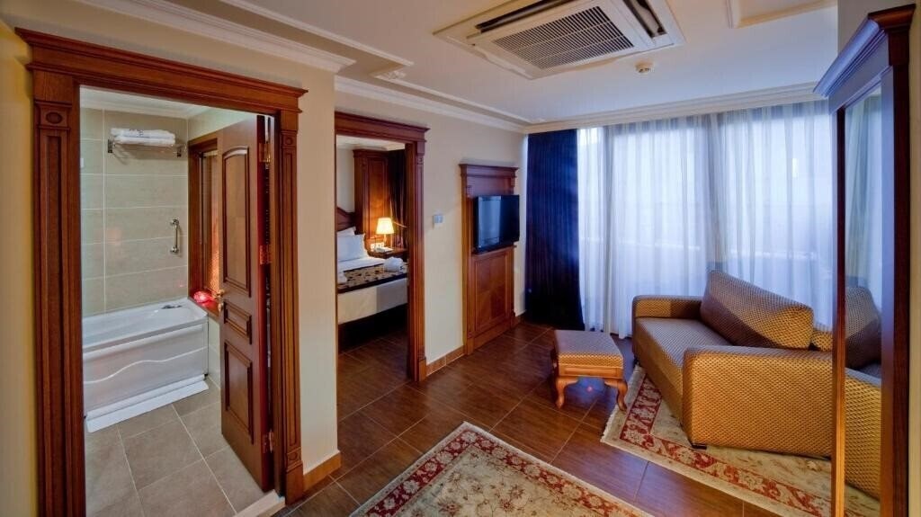 Вид GLK Premier The Home Suites & SPA (ex. Best Western Premier The Home Suites & SPA) 4*