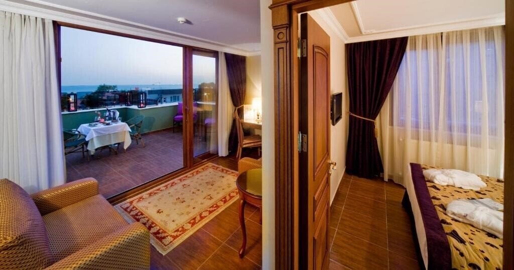 Территория GLK Premier The Home Suites & SPA (ex. Best Western Premier The Home Suites & SPA) 4*