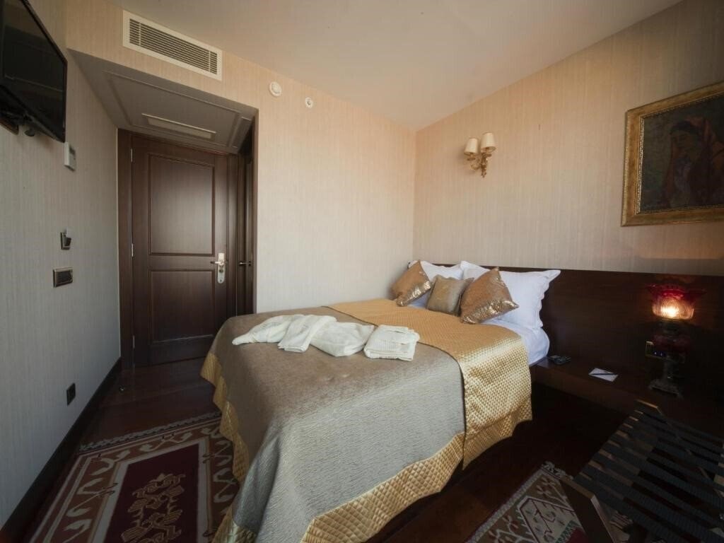 Территория Burckin Suites Hotel 3*