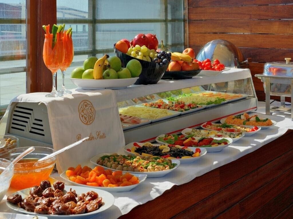 Панорама Burckin Suites Hotel 3*