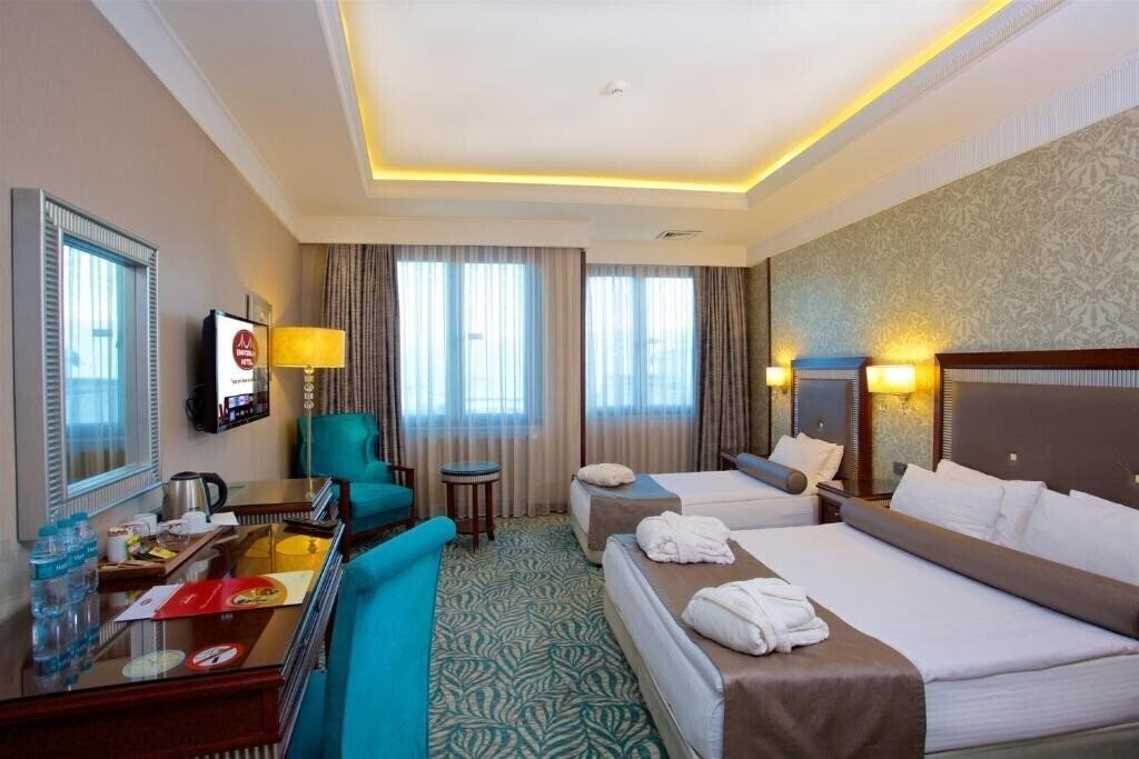 Вид Emporium Hotel 4*
