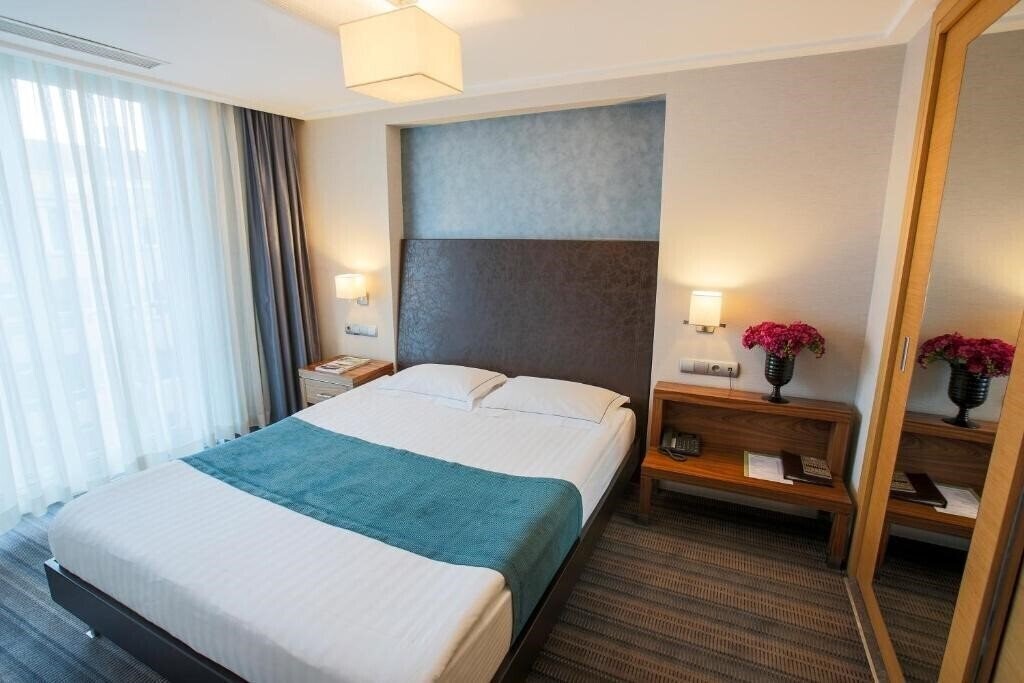 Вид Housez Suites & Apartments 4*