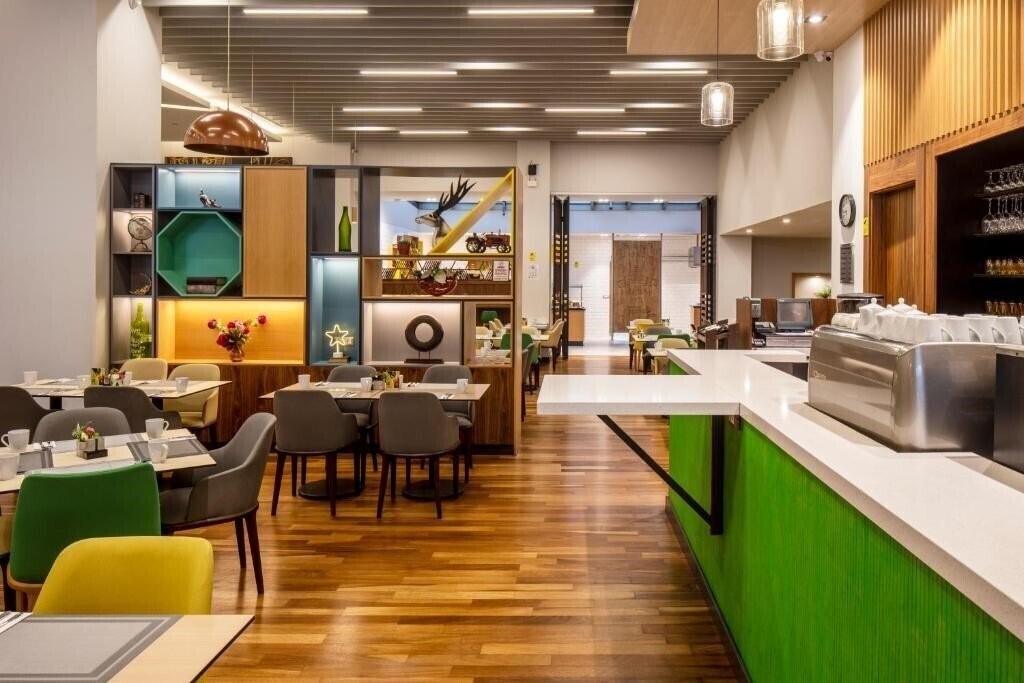 Вид Holiday Inn Istanbul Sisli (ex. Holiday Inn Sisli, Holiday Inn Istanbul Sisli by IHG) 5*