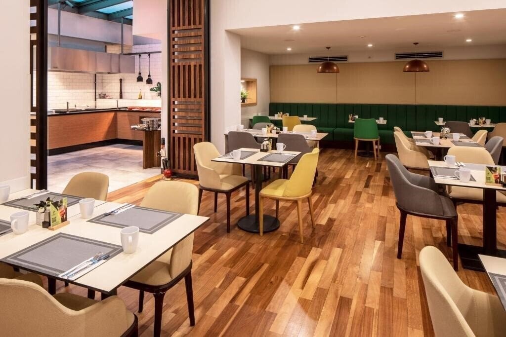 Територія Holiday Inn Istanbul Sisli (ex. Holiday Inn Sisli, Holiday Inn Istanbul Sisli by IHG) 5*