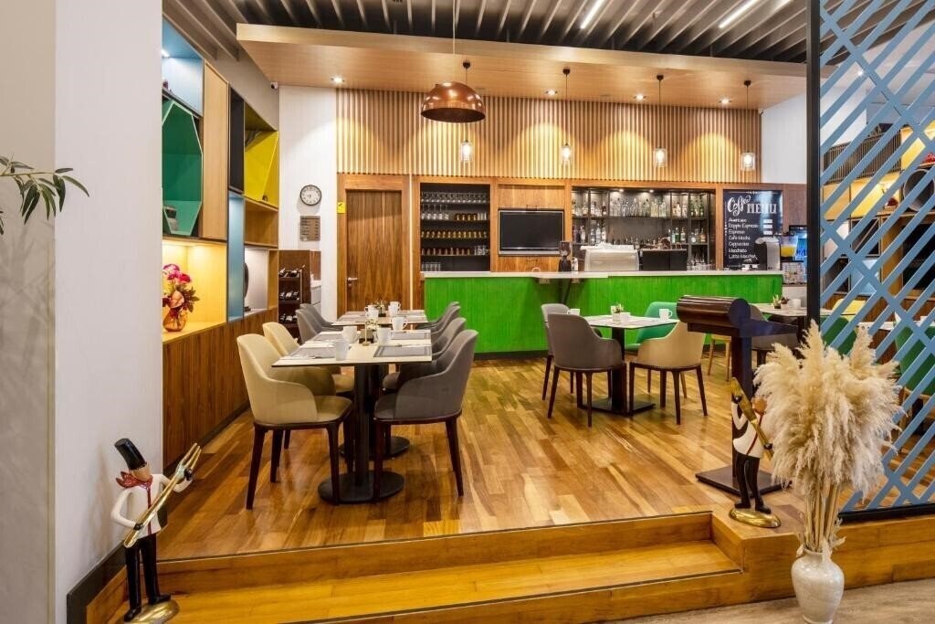 Апартаменти Holiday Inn Istanbul Sisli (ex. Holiday Inn Sisli, Holiday Inn Istanbul Sisli by IHG) 5*