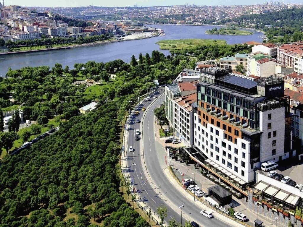 Отель Movenpick Hotel Istanbul Golden Horn 5*