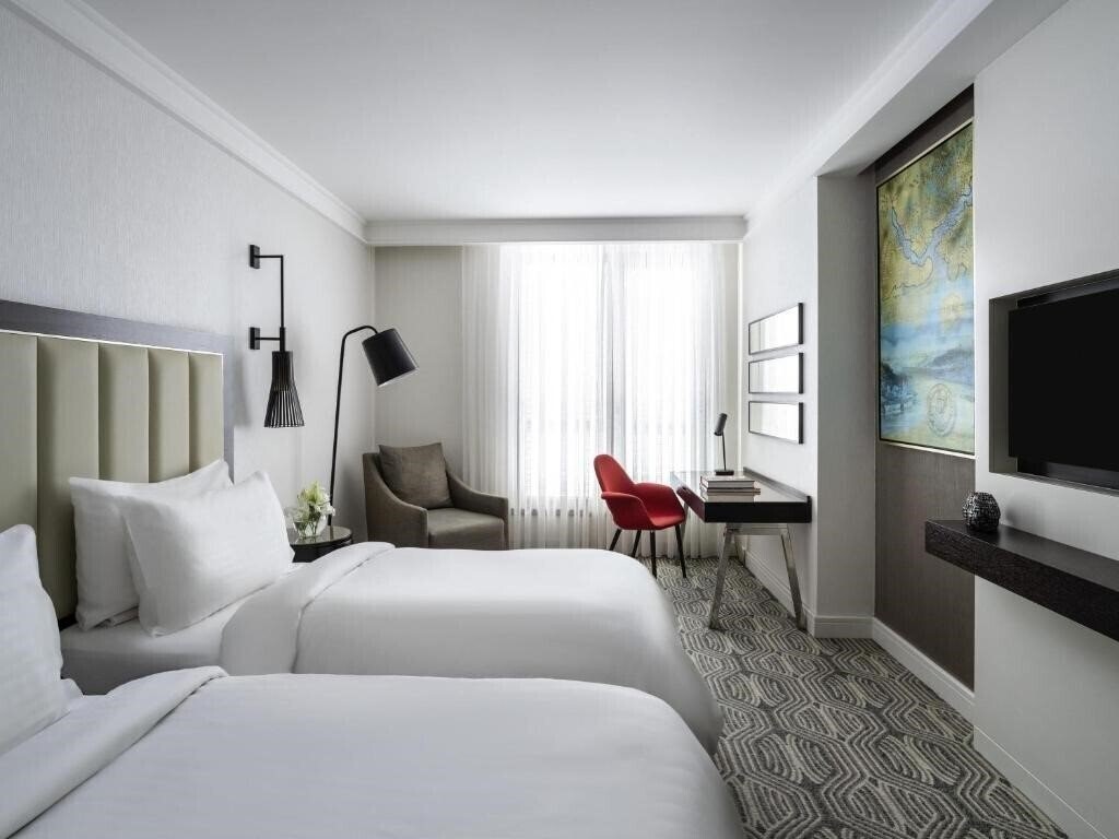 Территория Movenpick Hotel Istanbul Golden Horn 5*