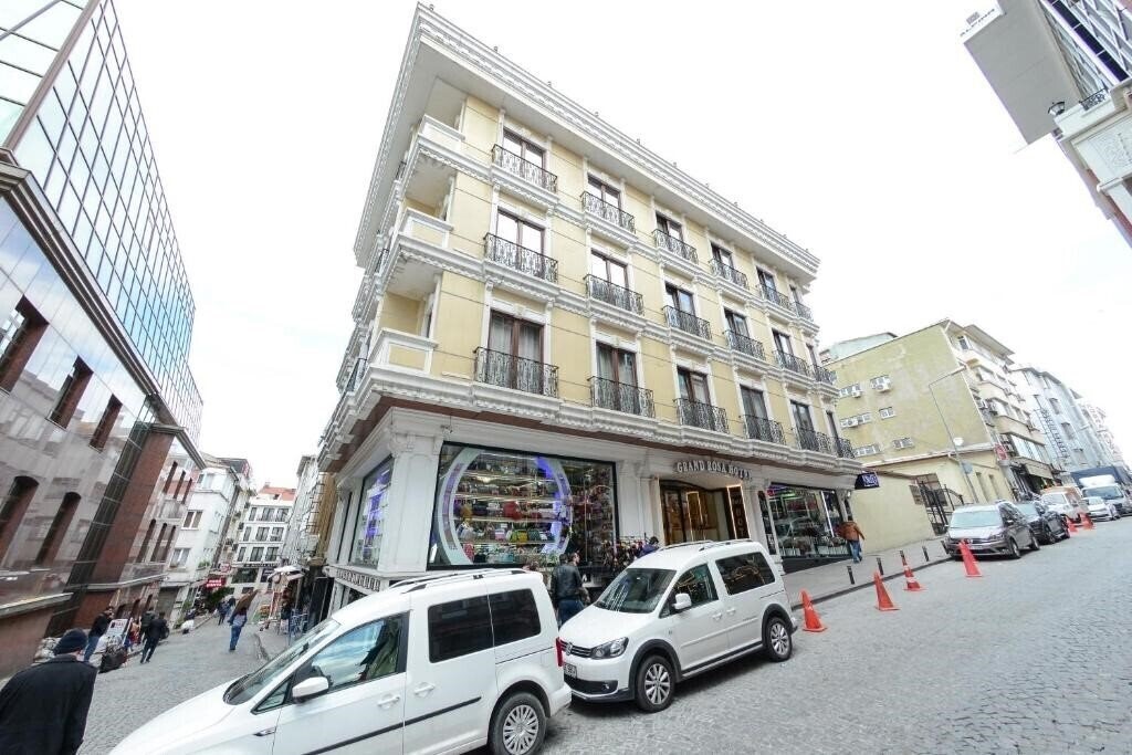 Территория Grand Rosa Hotel (ex. Grand Rossa Hotel) 3*