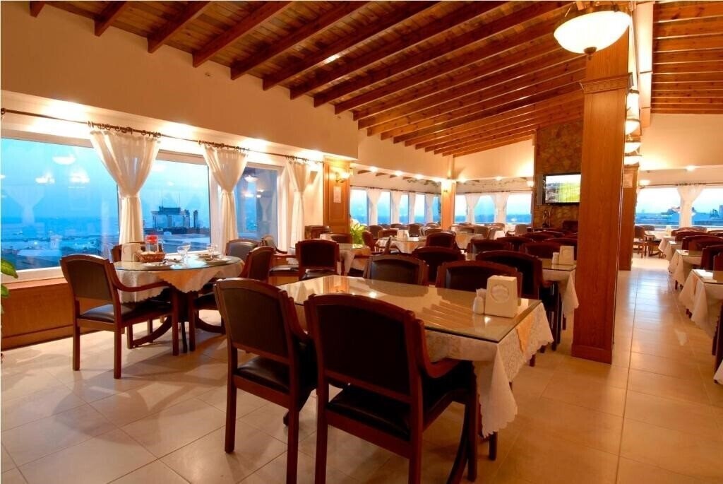 Панорама Baron Hotel 4*