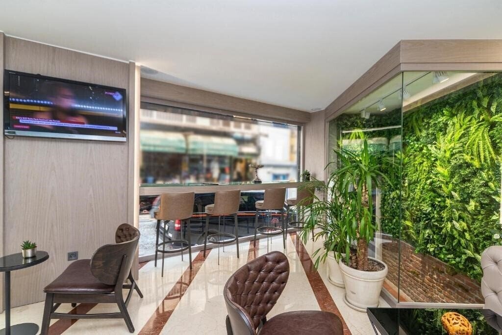 Територія Aprilis Hotel 4*