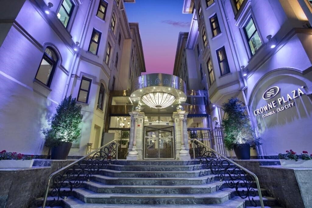 Територія Crowne Plaza Istanbul Old City an IHG Hotel (ex. Crowne Plaza Old City, Crowne Plaza Laleli Old City, Merit Antique Hotel) 5*