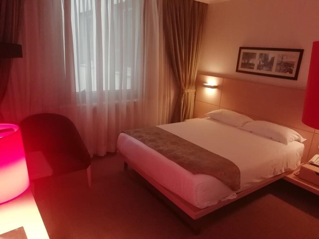 Панорама Eresin Hotels Taxim & Premier (ex. Eresin Taxim Premier, Best Western Eresin Taxim) 4*