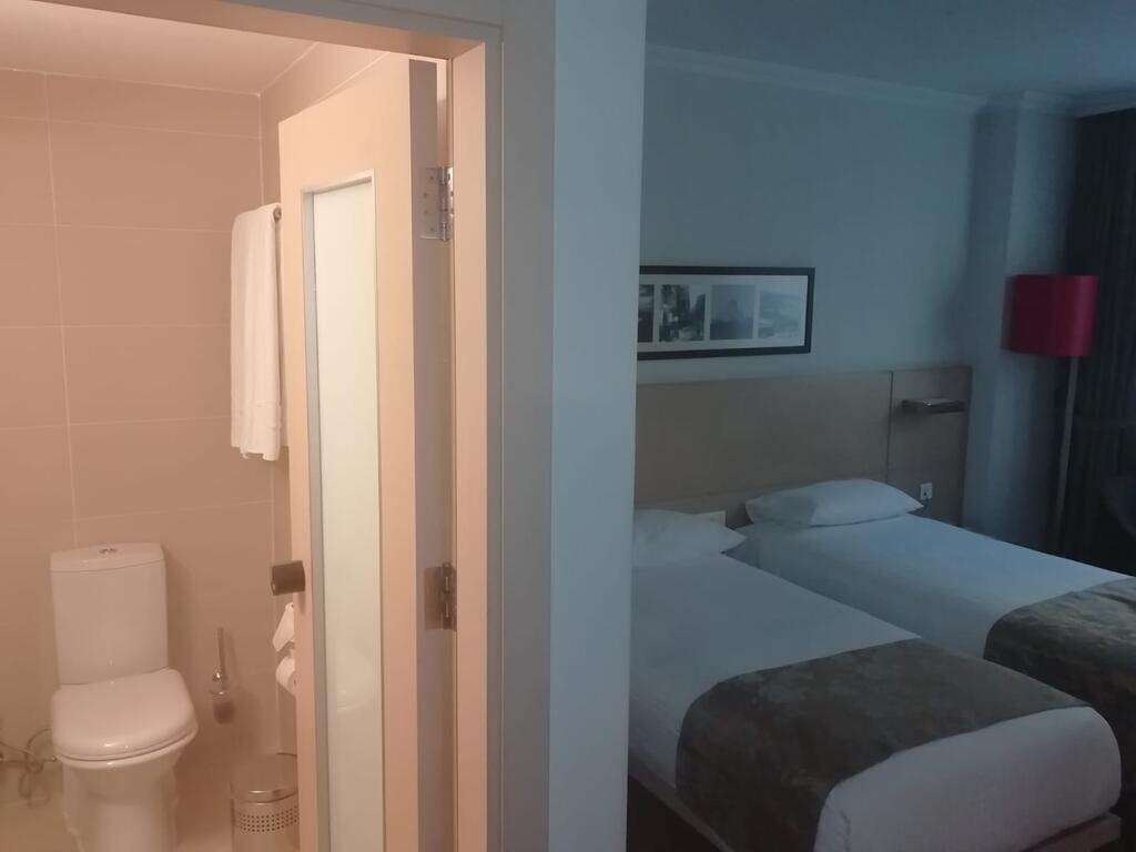 Вид Eresin Hotels Taxim & Premier (ex. Eresin Taxim Premier, Best Western Eresin Taxim) 4*