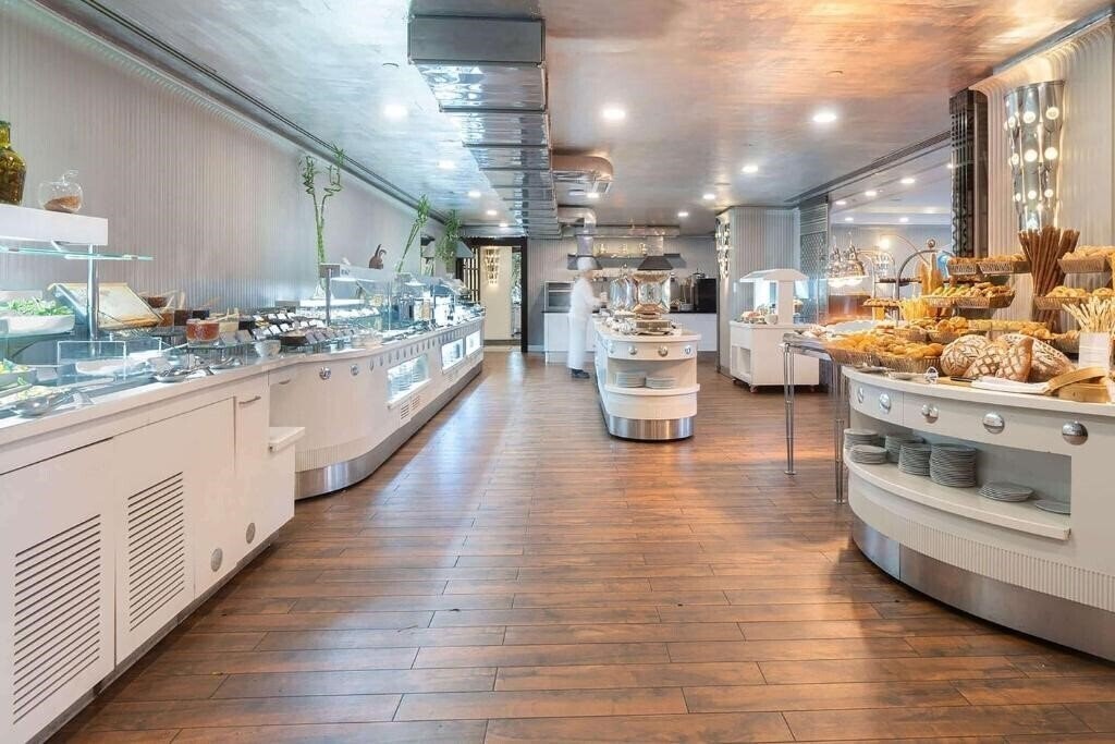 Панорама Wyndham Istanbul Kalamis Marina 5*