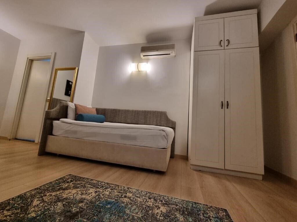 Панорама Taximtown Hotel 4*
