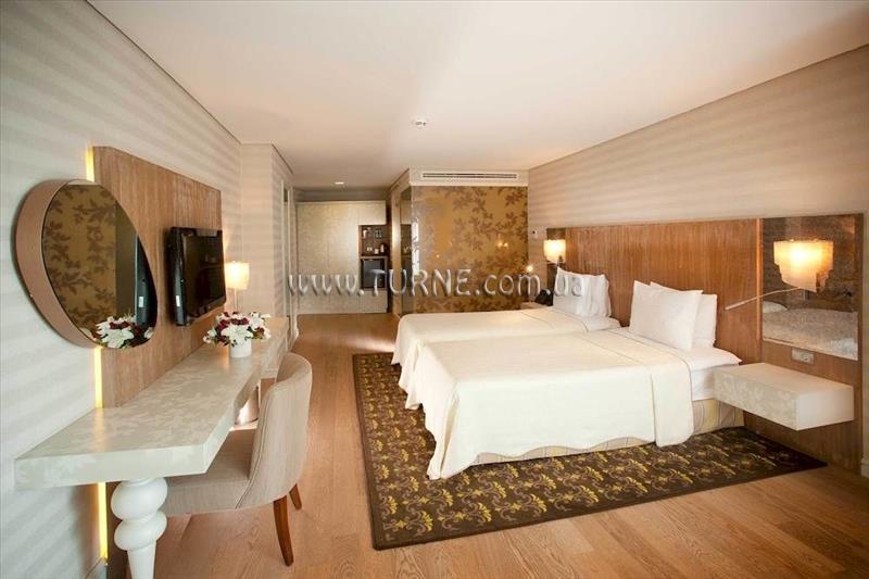 Панорама Opera 4*