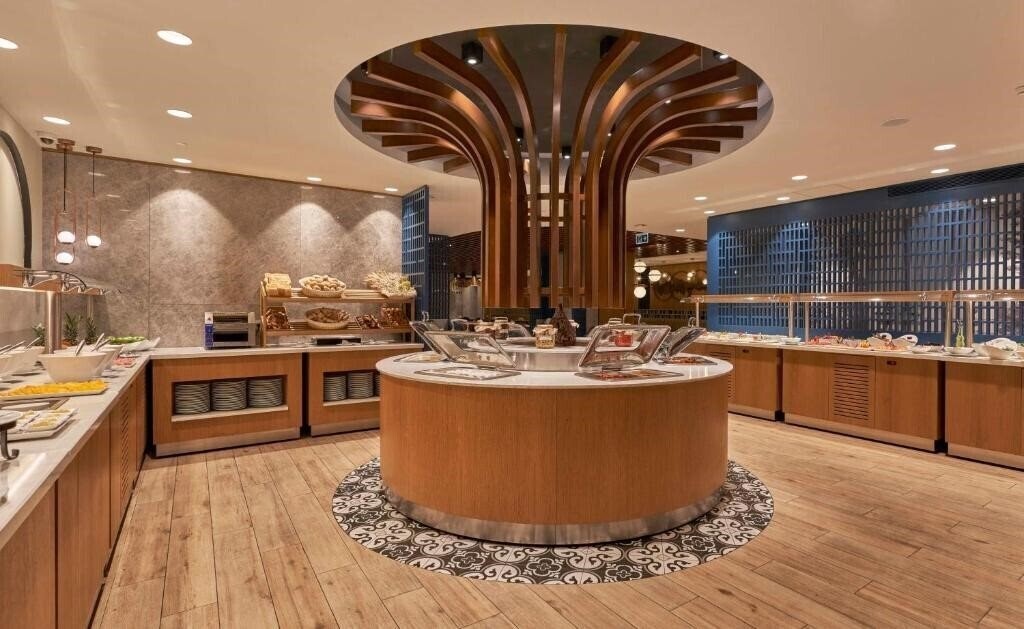 Територія Richmond Hotel 4*