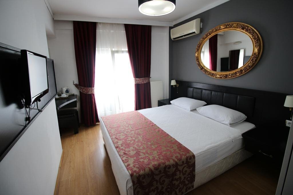 Апартаменти Flower Palace Hotel 3*