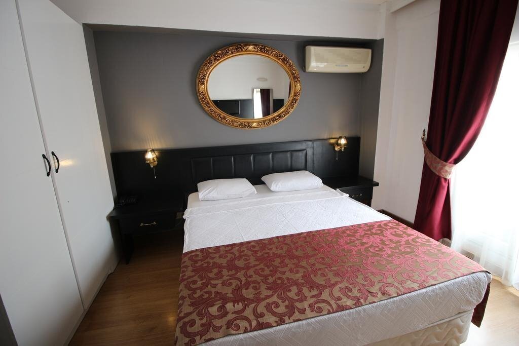 Панорама Flower Palace Hotel 3*