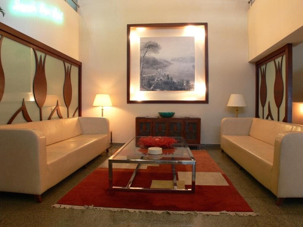 Територія Feronya Hotel 4*