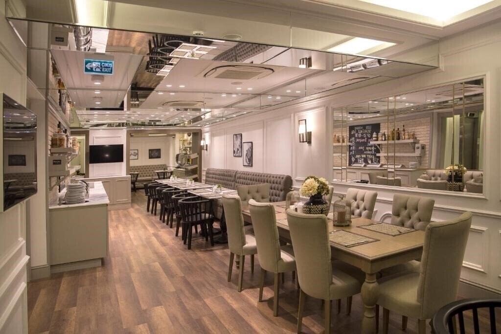 Вид Mina Hotel 4*