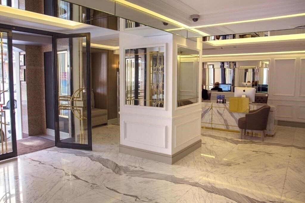 Территория Mina Hotel 4*