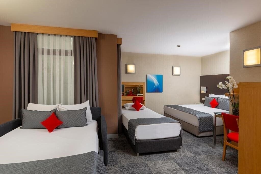 Территория Nippon Hotel 4*
