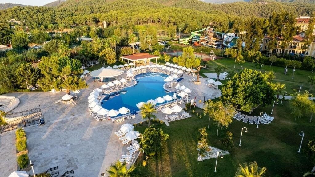 Территория Club Hotel Phaselis Rose 5*