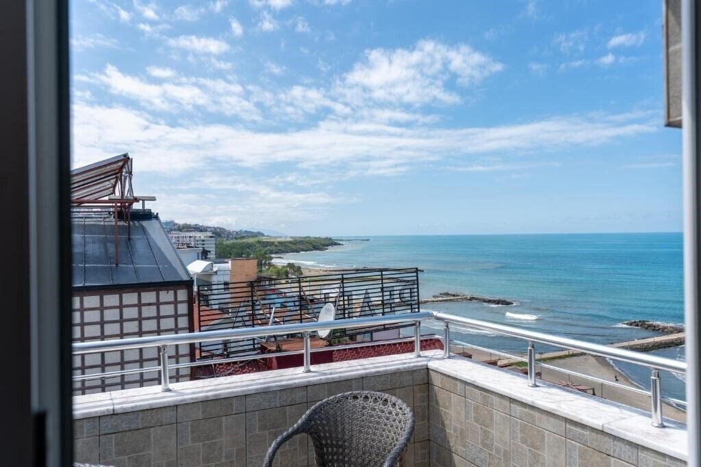 Территория Fengo Hotel 3*