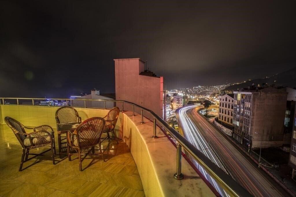 Панорама Park Square Hotel 3*