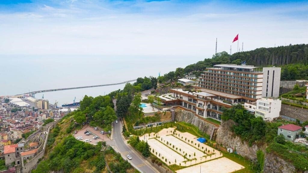 Готель Radisson Blu Hotel Trabzon 5*
