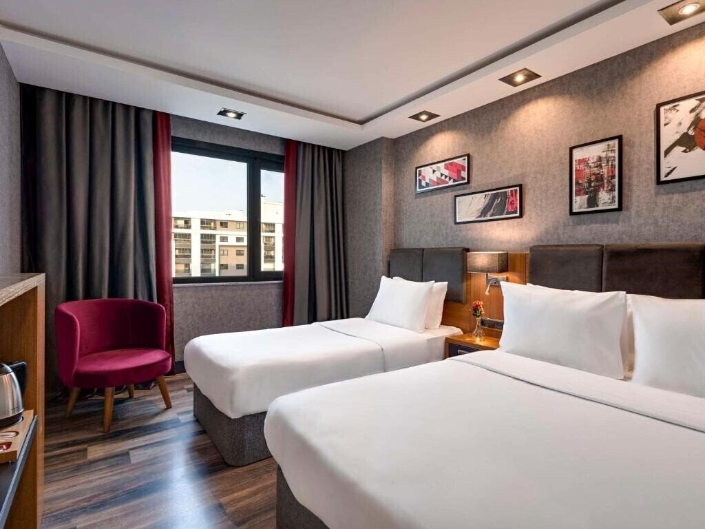 Картинка Royal Axis Suites 3*