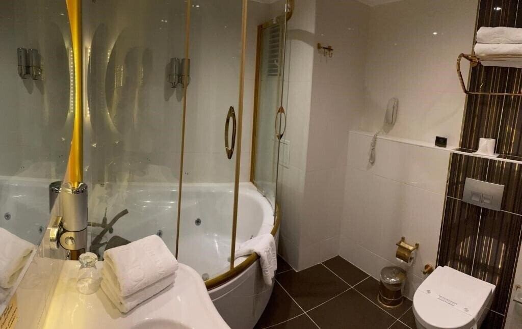 Апартаменти Black Bird Thermal 4*