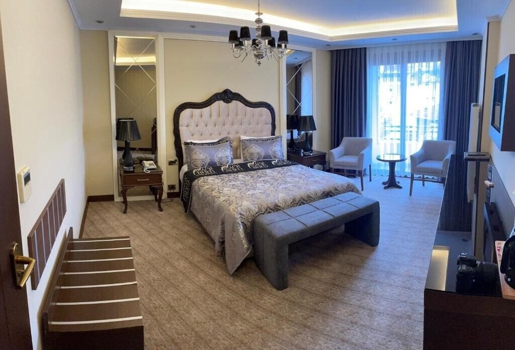 Вид Black Bird Thermal 4*