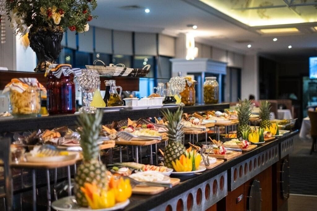 Панорама Elegance Resort Hotel 4*