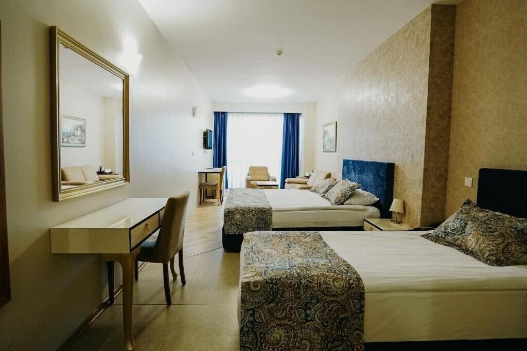 Фото Grand Karot Hotel Yalova 3*