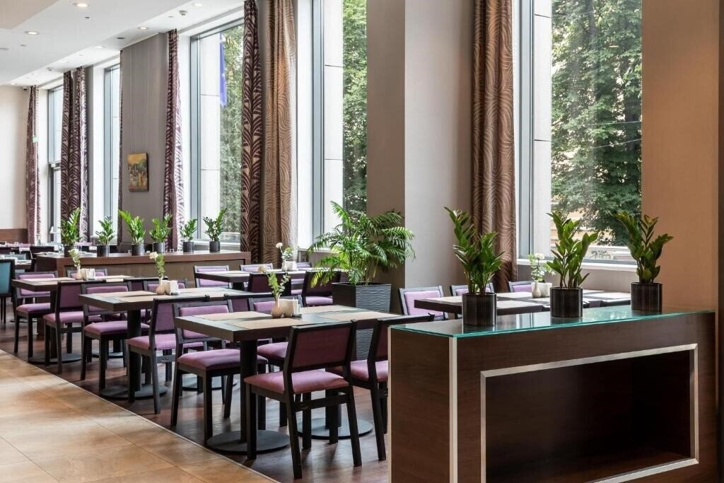 Территория Holiday Inn Kiev 4*