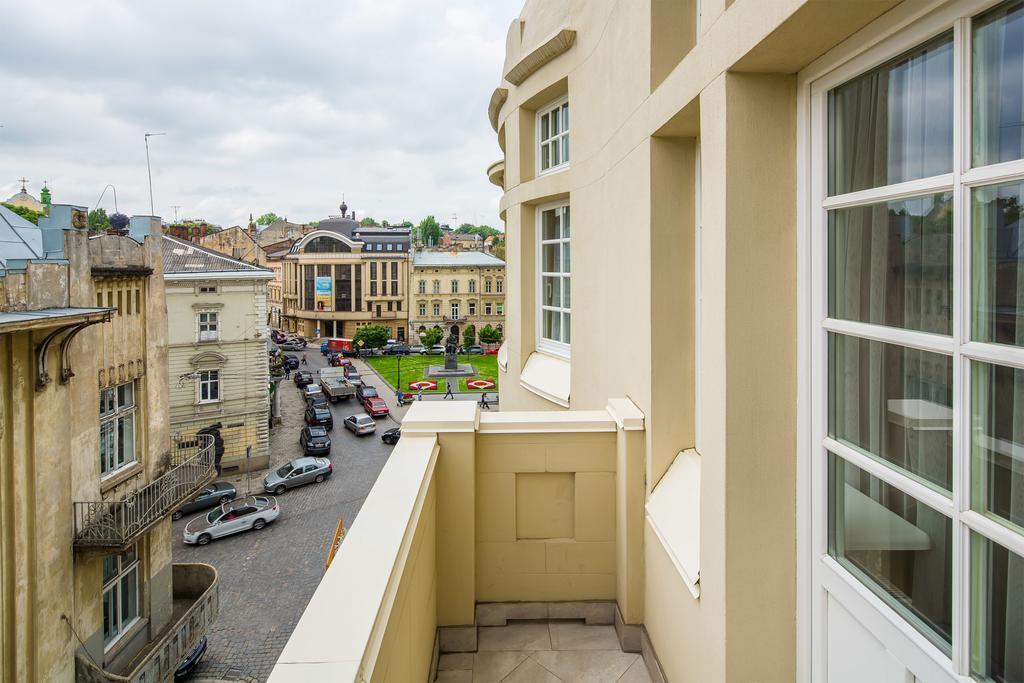 Вид Atlas Deluxe Hotel 4*