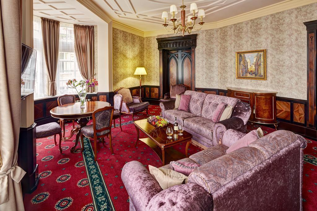 Панорама Atlas Deluxe Hotel 4*