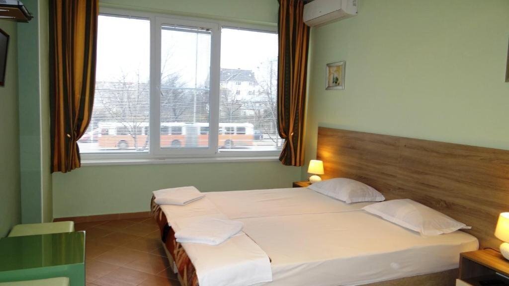 Територія Guest Rooms Kom 1*