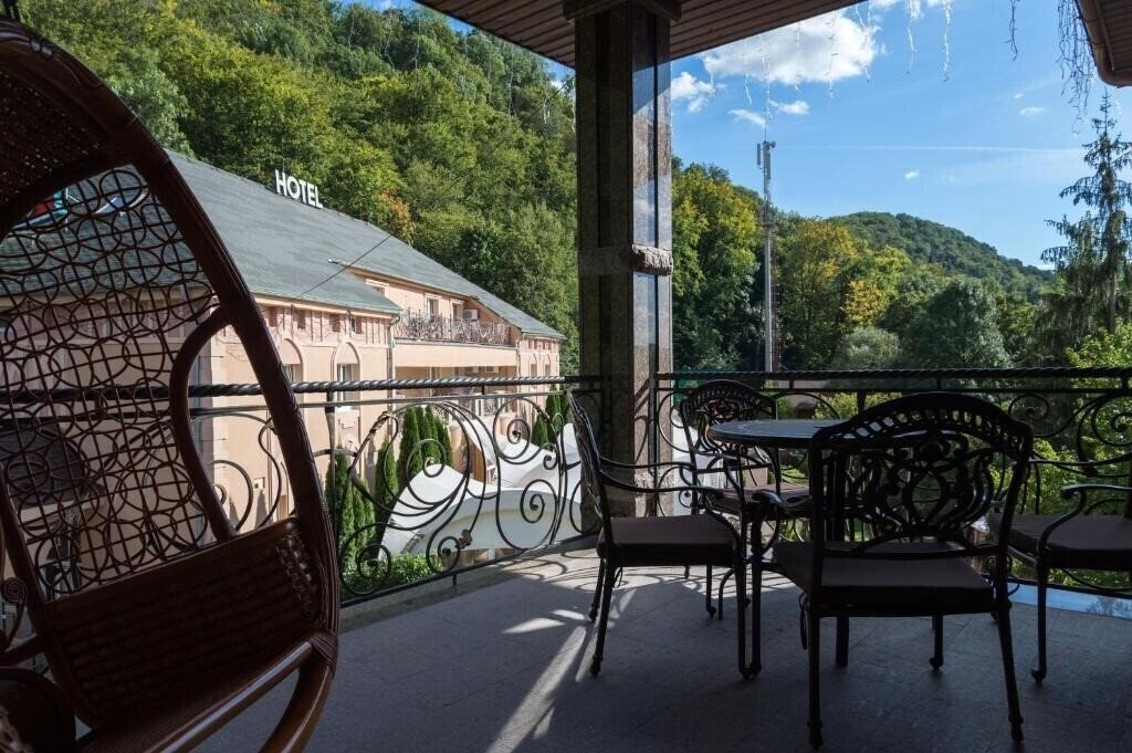 Територія Камелот 3*