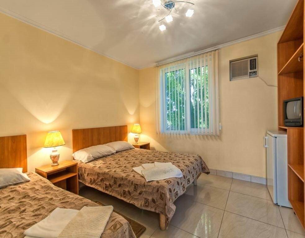 Апартаменти Факел 3*