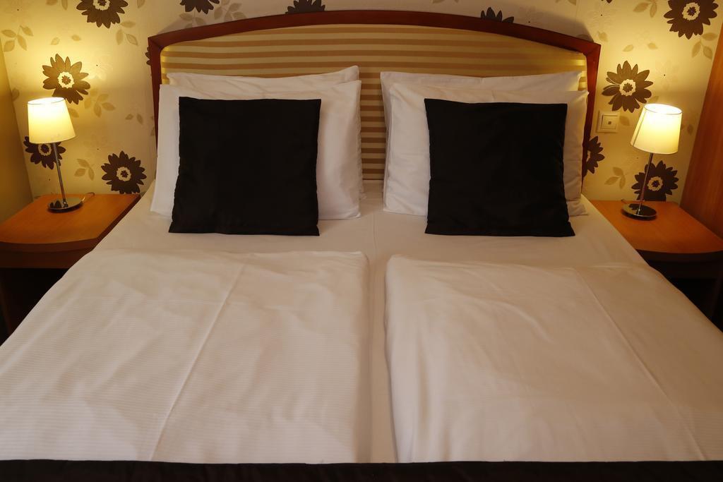 Вид Six Inn Hotel Budapest 3*