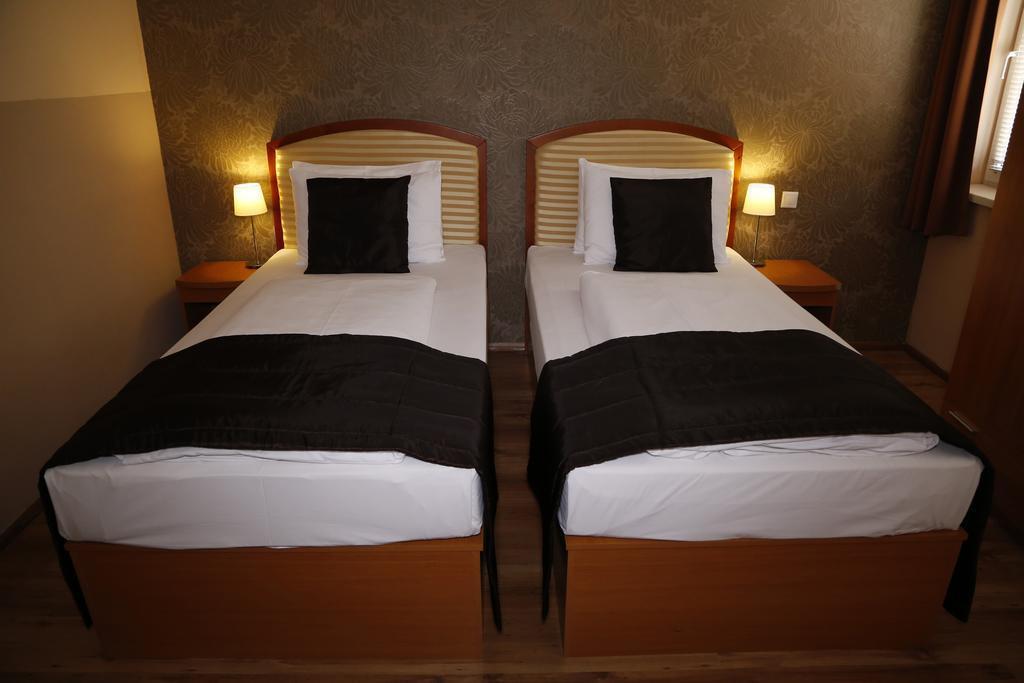 Територія Six Inn Hotel Budapest 3*