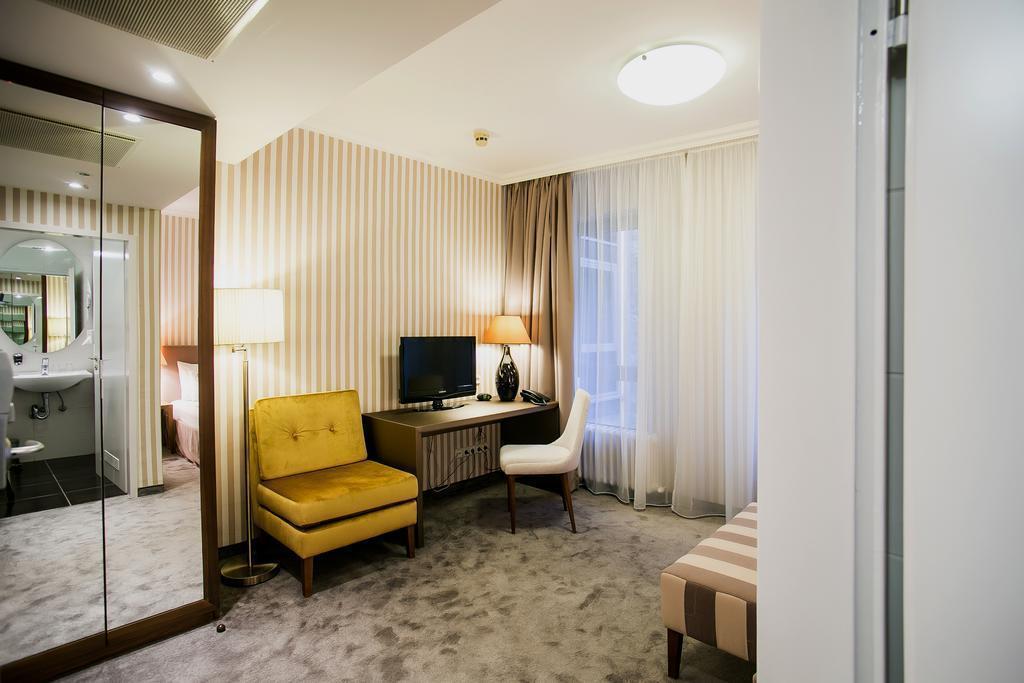 Панорама Best Western Plus Hotel Ambra 4*