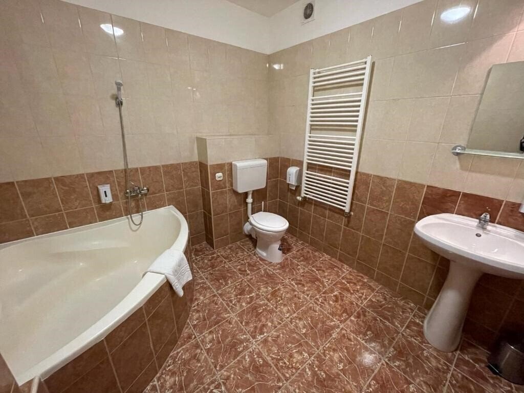 Апартаменты Canada Hotel 3*