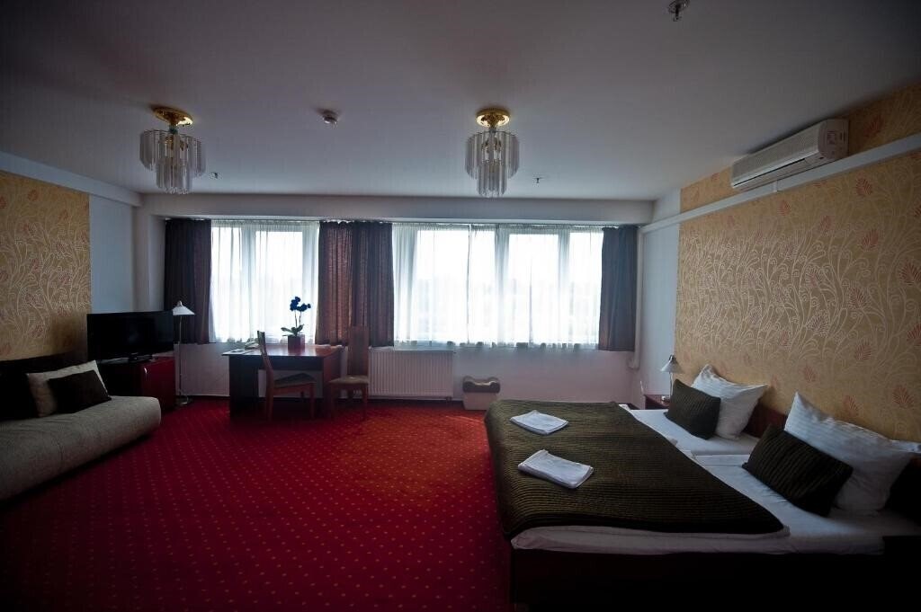 Вид Canada Hotel 3*