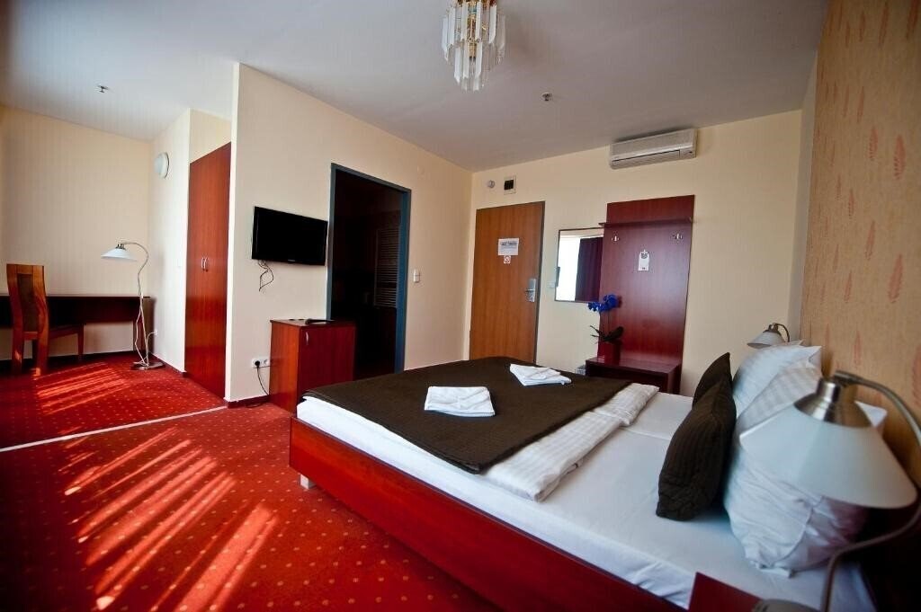 Территория Canada Hotel 3*